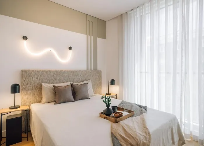 Carvalhal - 2 Bedrooms And Pool In Avenidas Novas *