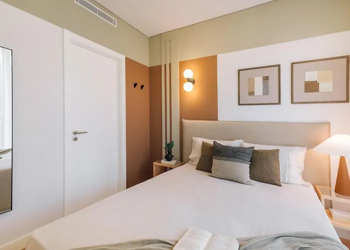 Carvalhal - 2 Bedrooms And Pool In Avenidas Novas Lisbona