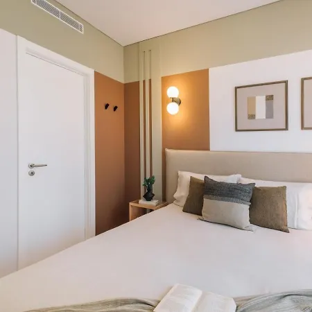 Carvalhal - 2 Bedrooms And Pool In Avenidas Novas Lisbona