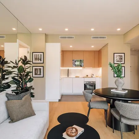Carvalhal - 2 Bedrooms And Pool In Avenidas Novas Lisboa