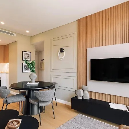 Carvalhal - 2 Bedrooms And Pool In Avenidas Novas * Lisboa