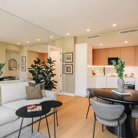 Carvalhal - 2 Bedrooms And Pool In Avenidas Novas Apartmán