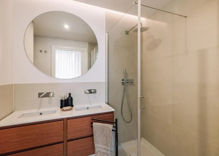 Carvalhal - 2 Bedrooms And Pool In Avenidas Novas 아파트 *