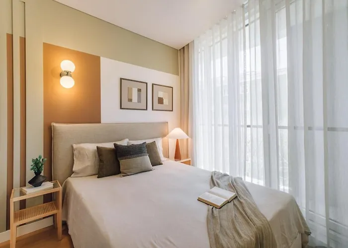 Carvalhal - 2 Bedrooms And Pool In Avenidas Novas *