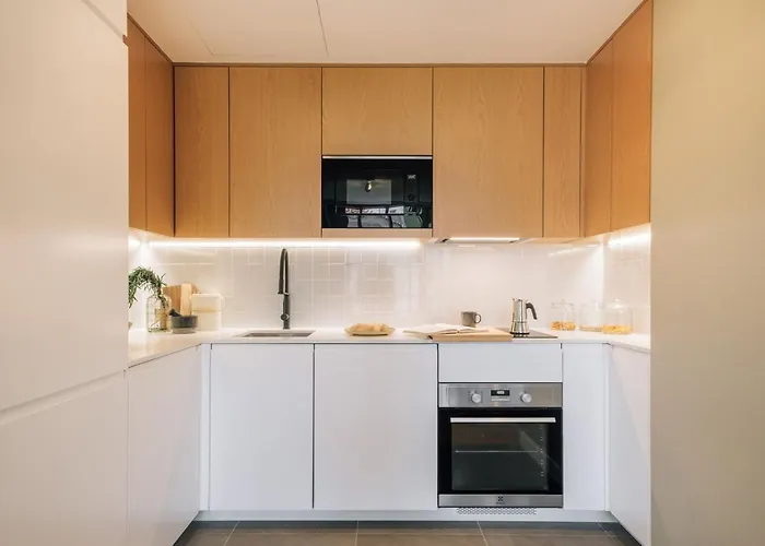 Carvalhal - 2 Bedrooms And Pool In Avenidas Novas Apartmán